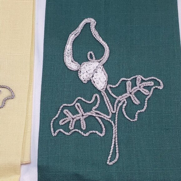 Vintage Calla lily flower Linen Embroidered Tea Towels Yellow & Green Set Of 2 - Picture 3 of 10